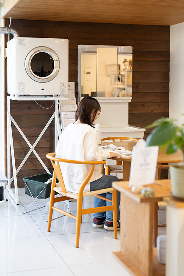 乾燥中は休憩スペースをご利用ください